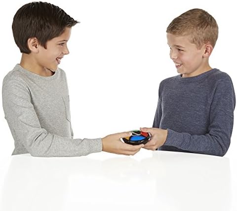 Hasbro Gaming Simon Micro Series Electronic Memory Game 4 Hasbro Gaming Simon Micro Series Electronic Memory Game - Image 4